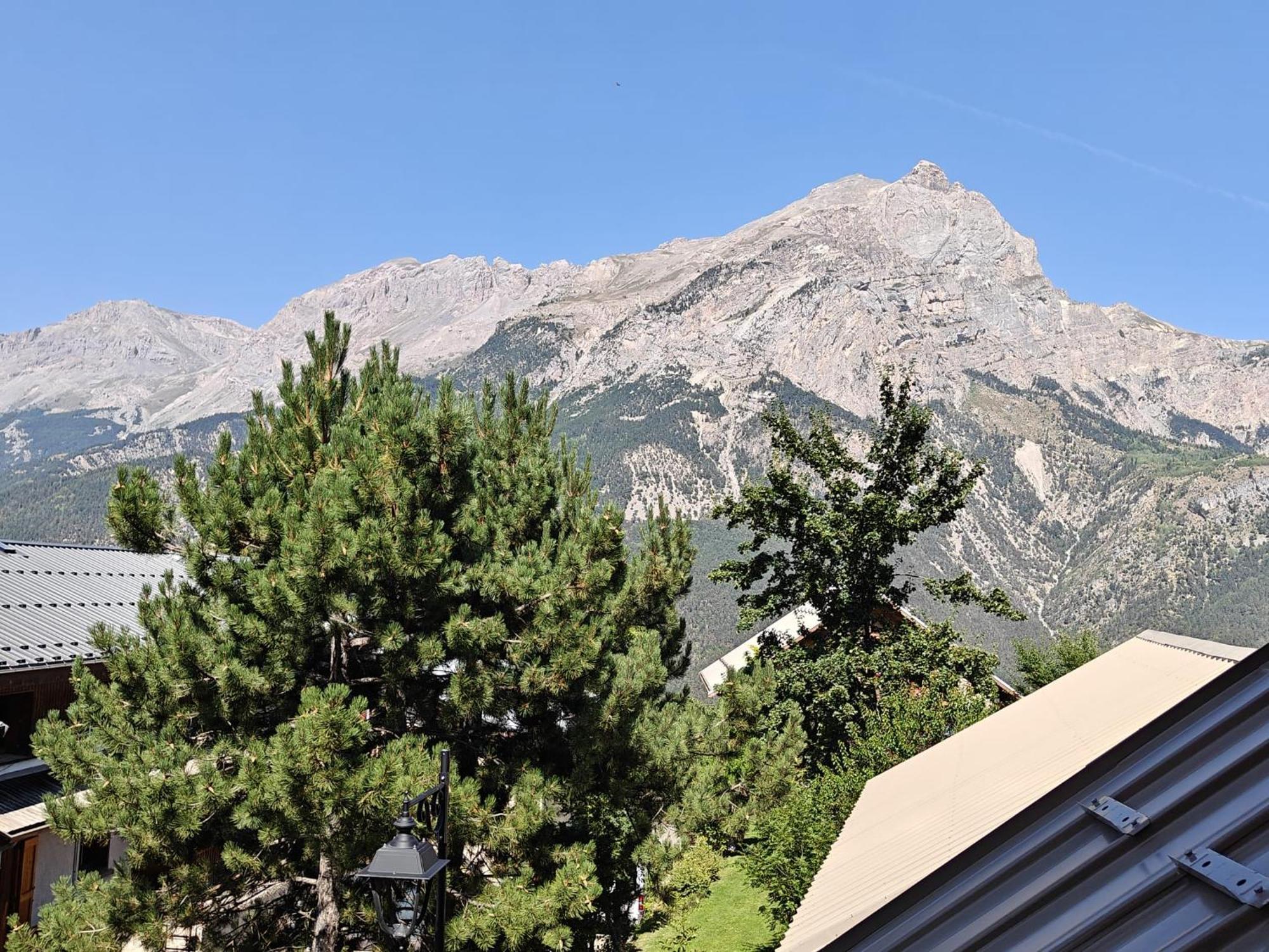 "La Batisse Des Pres" Apartment ปี-แซ็ง-วาซ็อง ภายนอก รูปภาพ