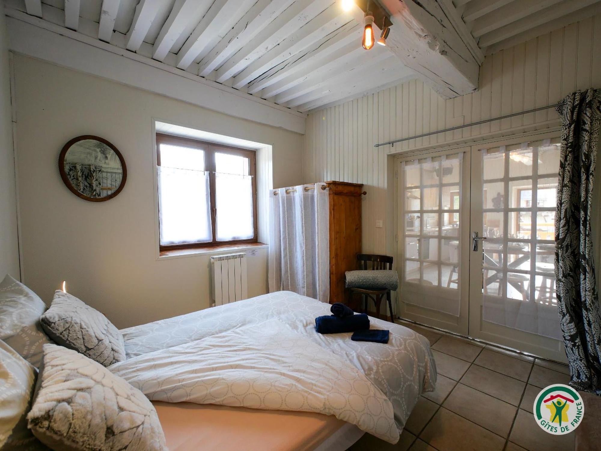 "La Batisse Des Pres" Apartment ปี-แซ็ง-วาซ็อง ภายนอก รูปภาพ