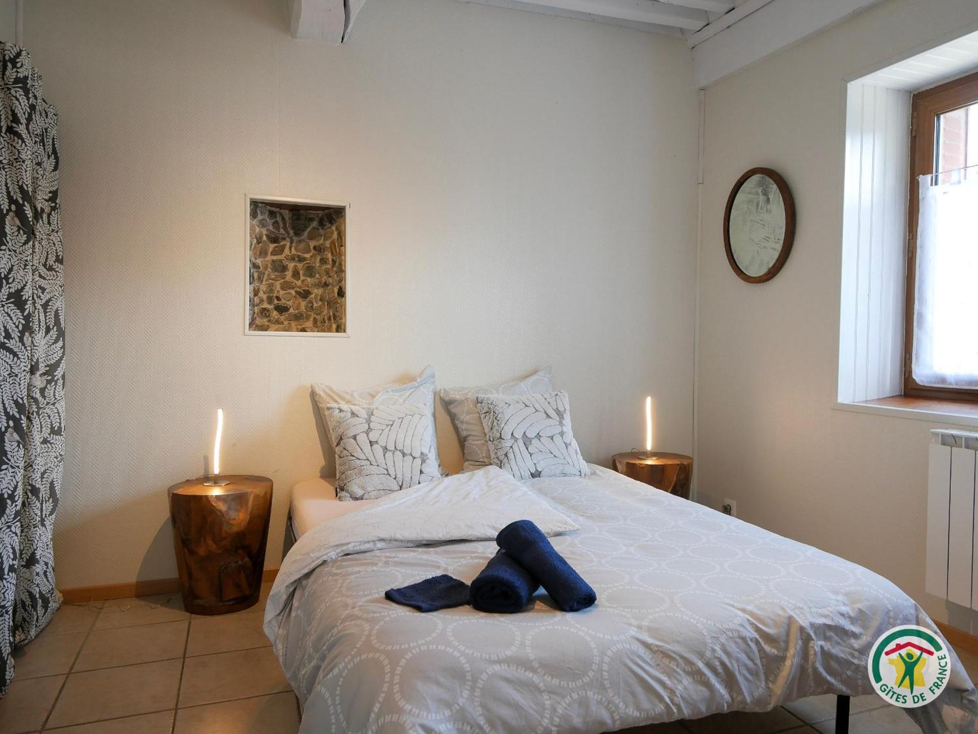 "La Batisse Des Pres" Apartment ปี-แซ็ง-วาซ็อง ภายนอก รูปภาพ